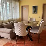 Apartament Sanik *